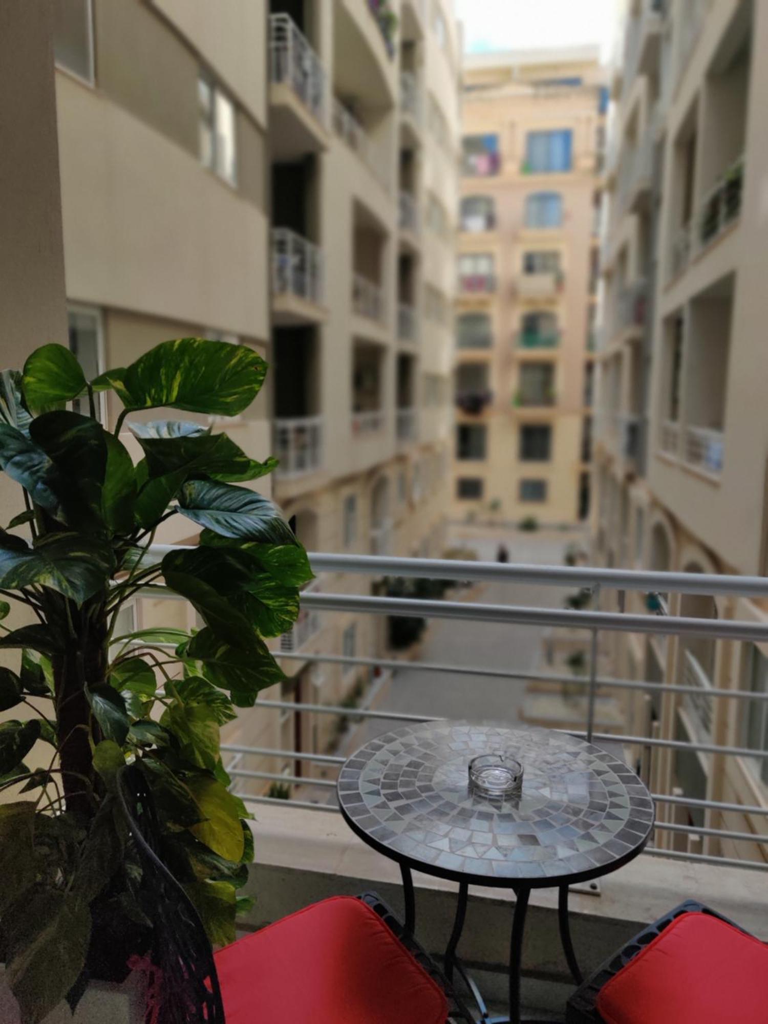 Depiro Point Deluxe - Modern, Designer Apartment 2 Minutes Away From Popular Sliema Seafront المظهر الخارجي الصورة